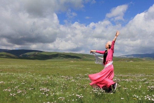 探访武汉：烤炉边喝茶的流浪乌龟，传递温暖与和谐